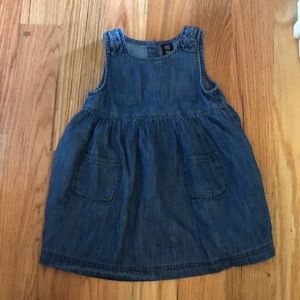 Baby Gap chambray pinnie jumper with pockets 18-24 pinafore